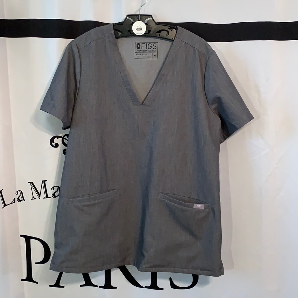 FIGS SCRUB TOP SIZE MEDIUM PO# 1273